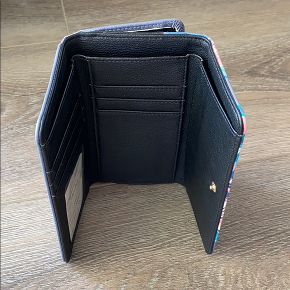 Roxy ‘Hazy Daze’ Tri Fold Wallet - Picture 3 of 5